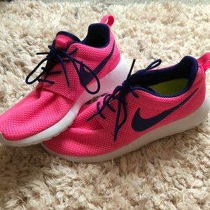 Custom Women’s Nike Roshe One iD- Size 7.5
